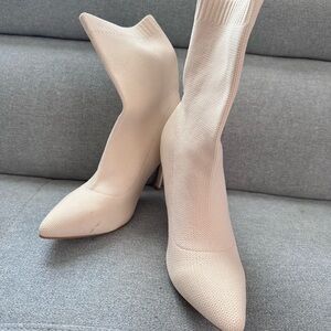 Ivory Pointed Stilleto booties